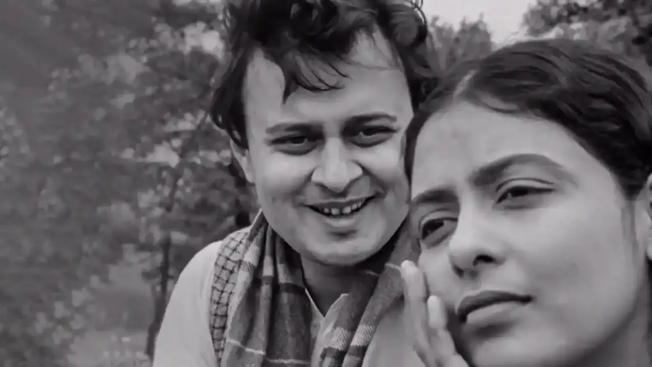 Meghe Dhaka Tara (1960)