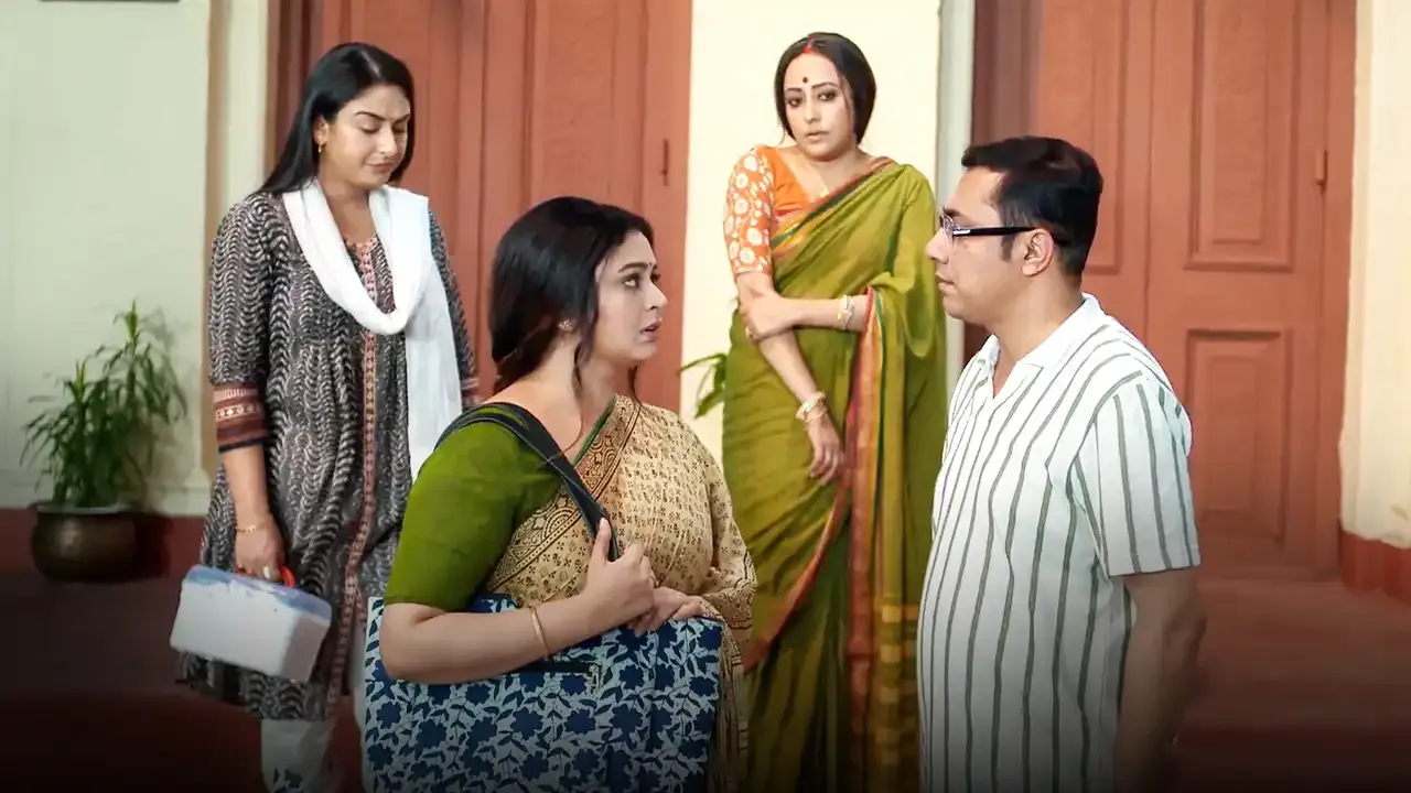 Akele Paraye - Hindi