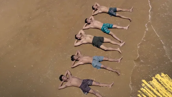 Kurmur Kurmur Dhoom Dharakka - Hindi